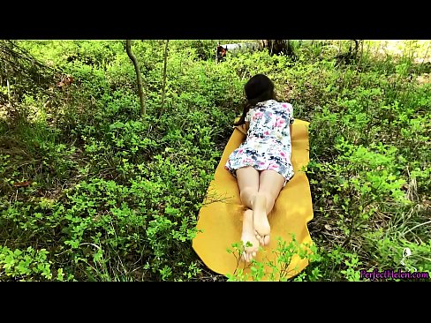 ❤️ په ټینډر کې اجنبی زما بلی مشت زنی کوي او په ځنګل کې په جوش سره ټوکې کوي ️❤